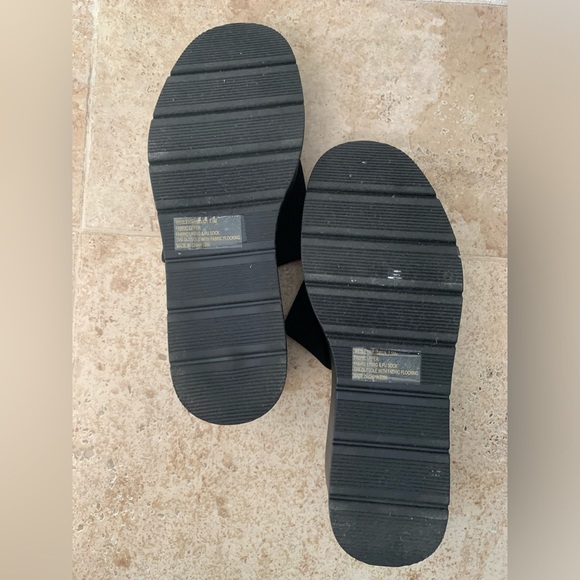 Madden Girl platform sandals - Picture 3 of 6